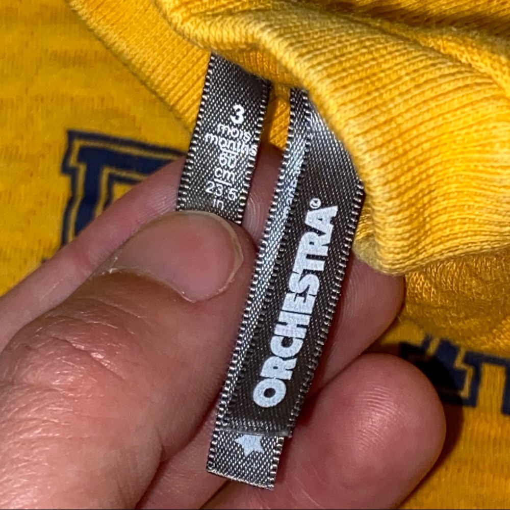 4/$20 Little But Brave Yellow Baby Sweatshirt EUC - Picture 3 of 6